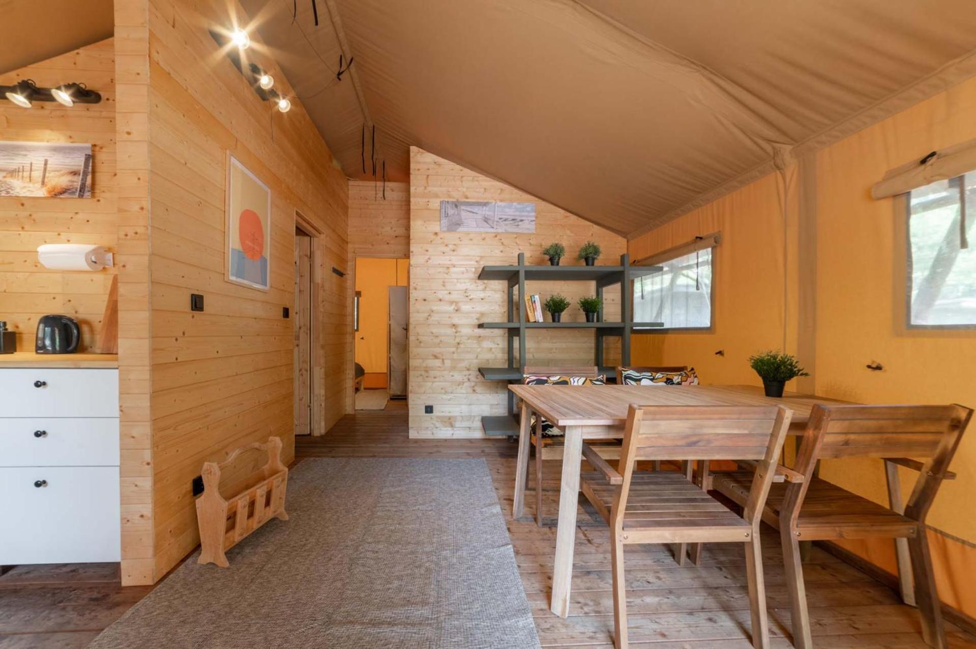 Camp Bursztynowy Las Gdansk Ngoại thất bức ảnh